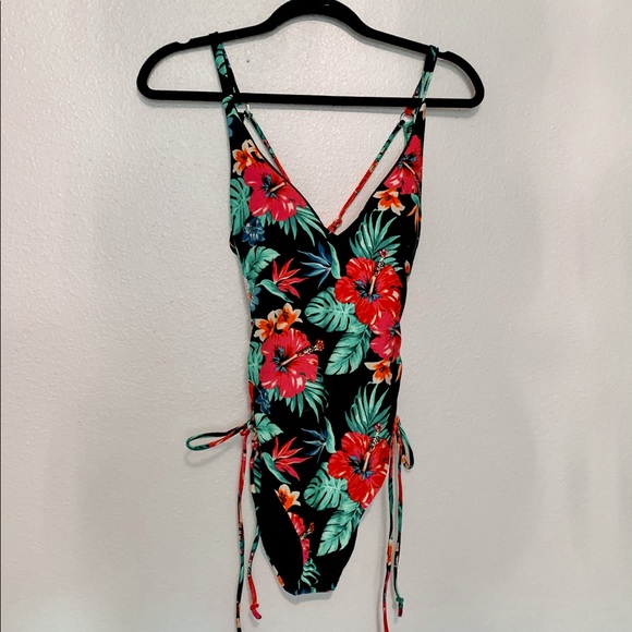 ‼️2 for 15 sale‼️Tropical Strappy 1 piece - Picture 1 of 2